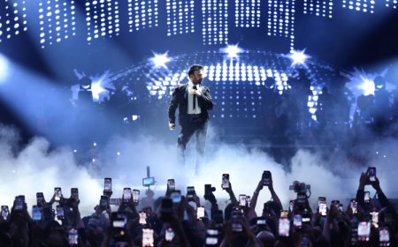 Tarkan özlemi son buldu… Megastar İstanbul’da hayranlarıyla kucaklaştı