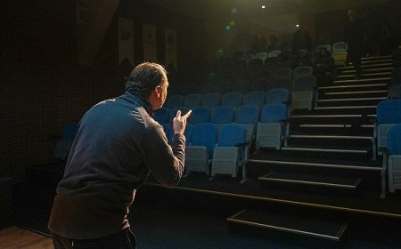 Maltepe’den tiyatroculara destek