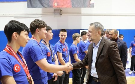 Başkan Vekili Akın’dan genç sporculara tam destek