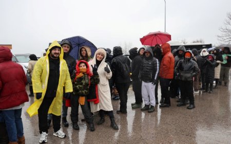 Aileler ve çocuklar Kartepe’de karın keyfini çıkardı