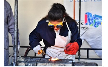 İzmir’in istihdam üssü 2025’te “fabrika” gibi çalıştı