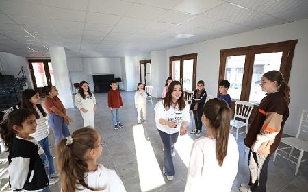 Menderes’te Çocuklara Tiyatro Eğitimi