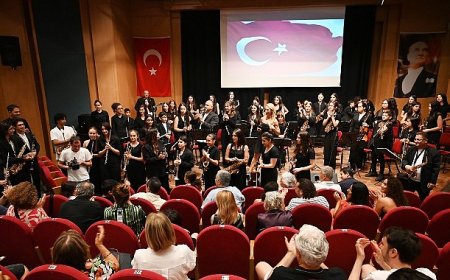 Onkoloji bölümündeki çocuklar için iyilik konseri