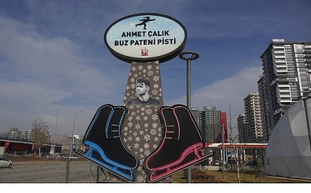 Keçiören’de Ücretsiz Buz Pateni Keyfi Yoğun İlgi Görüyor