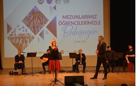 Ege Üniversitesi mezunları öğrencilerle buluştu