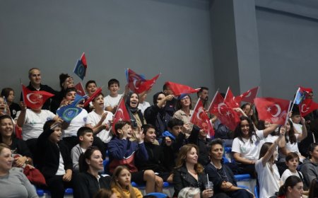 Bursa Büyükşehirli kadın hentbolcular EHF Avrupa Kupası’nda tur kapısını araladı
