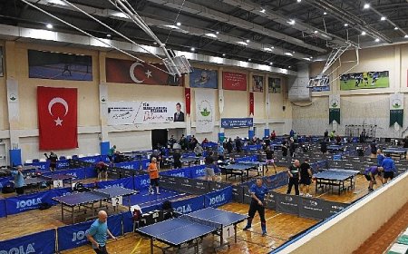 Ulusal Bursa Veteran Masa Tenisi Turnuvası Başladı