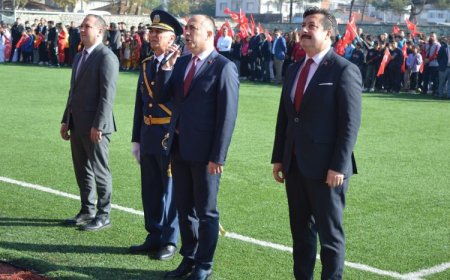 Yenişehir Stadyumunda Cumhuriyet coşkusu