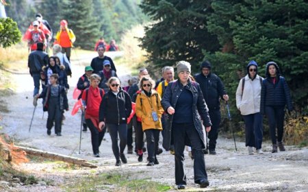 Bursa Uludağ’da yüzlerce kişi Cumhuriyet’in izinde