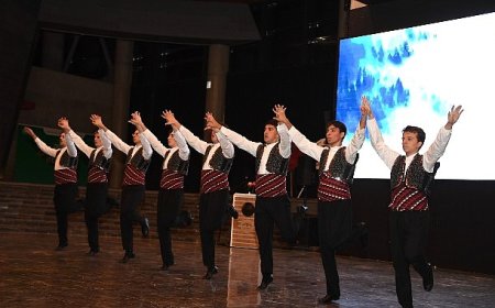 Atatürk’ün Bursa’ya gelişinin 103’üncü yıl dönümü Osmangazi’de muhteşem gösteriyle kutlandı