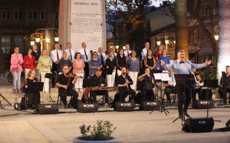 12 Dev Adam’ın final zaferi Mütareke Meydanı’nda kutlandı