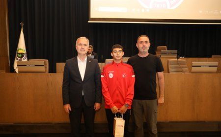 Bursa İnegöl’de bol mesajlı meclis