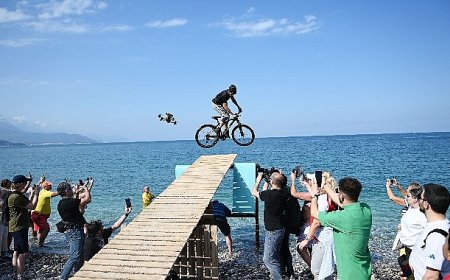 Gökyüzünden denize pedal çevirdiler