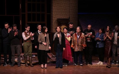 Bol Ödüllü Komedi “Yoldan Çıkan Oyun” Seyirciyle Buluştu