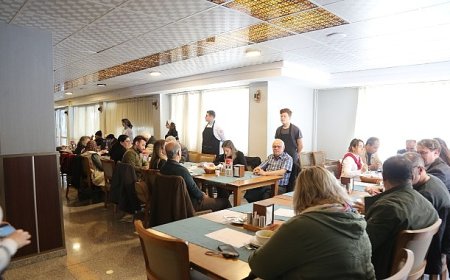 Akıncılar Huzurevi Sakinleri Liseli Aşçılarla Yemek Yarışması Yaptı