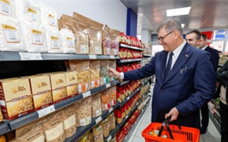 Başkan Tugay’ın güvenilir ve uygun fiyatlı market sözü gerçek oldu Tanzim satış ruhu İZMAR ile küllerinden doğdu