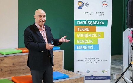 Darüşşafakalı Yazar İsmail Hayri Cem’in yeni kitabı için imza günü düzenlendi