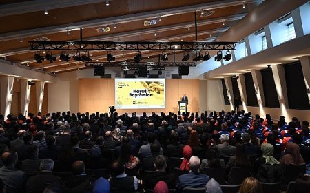 Başkan Altay, Konya Büyükşehir Belediyesi Çalışanlarıyla Bayramlaştı