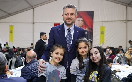 Başkan Görkem Duman, Kadir Gecesi’nde vatandaşlarla aynı sofrada buluştu