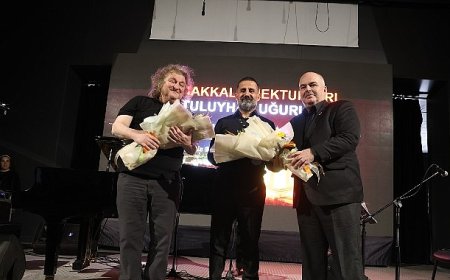 Piyanist Tuluyhan  Uğurlu’dan çanakkale zaferi konseri