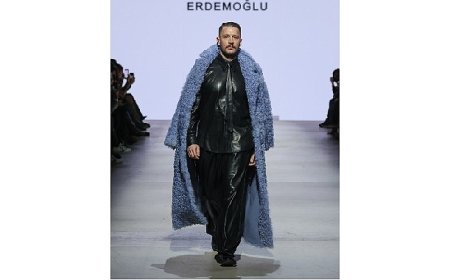 Ünlü modacı Emre Erdemoğlu’ndan Moskova Fashion Week’te Güçlü ve Zarif Bir Dokunuş