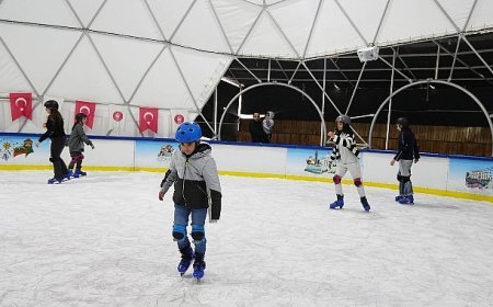 Keçiören’de buz pateni keyfi