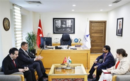 İzmir ile Hindistan arasındaki kültürel ilişkiler güçleniyor