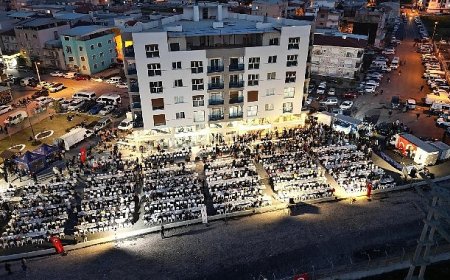 Başkan Tugay: Bu sofralarda geleceğe dair umutlanıyoruz