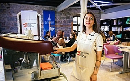 Başkan Tugay, Meslek Fabrikası’nda Güler Sabancı’yı ağırladı