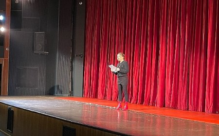 Şehrin Tiyatrosu tüm sahnelerinde 8 Mart Dünya Kadınlar Günü’nü kutladı