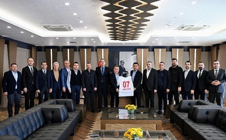 Başkan Böcek’e Antalyaspor’un yeni yönetiminden ziyaret
