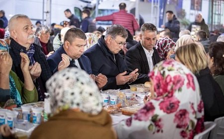 Başkan Tugay, Bayındırlılarla aynı sofrada buluştu “Gerçek zenginlik bir arada olabilmek”