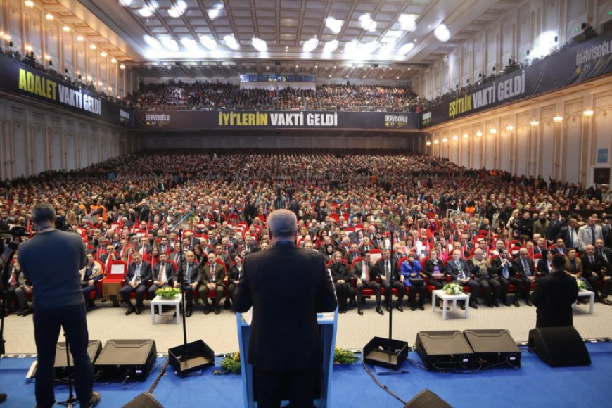 İYİ Parti’de Müsavat Dervişoğlu yeniden Genel Başkan seçildi