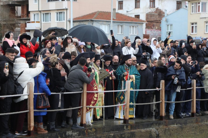Mudanya Tirilye’de denizden haç çıkarma töreni yapıldı