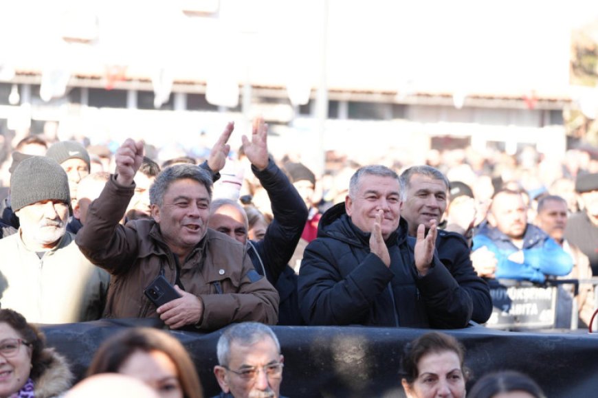 Manisa’da Özgür Özel’den toplu açılışlar
