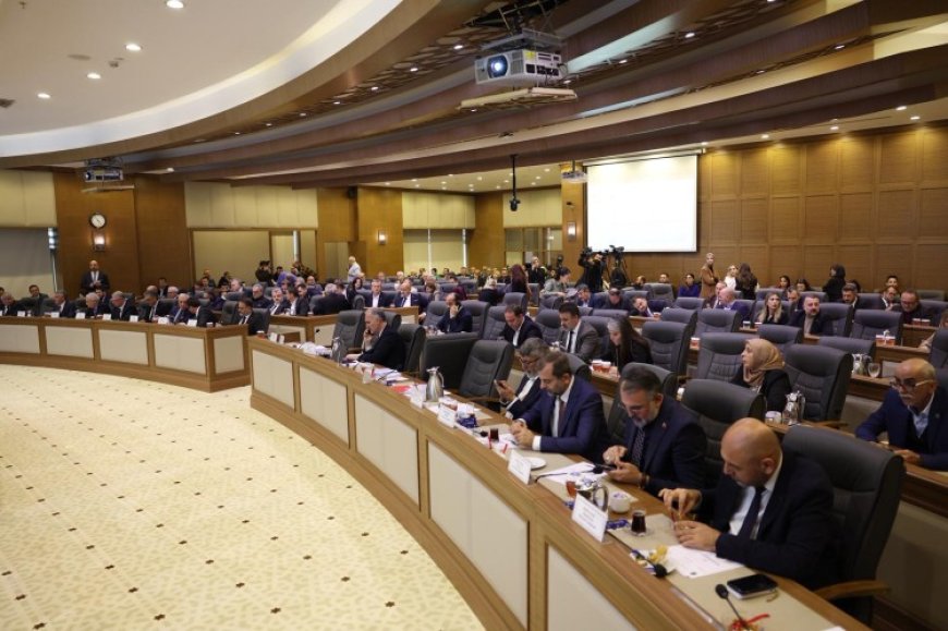 Bursa Büyükşehir Meclisi’nde şehitler için saygı duruşu