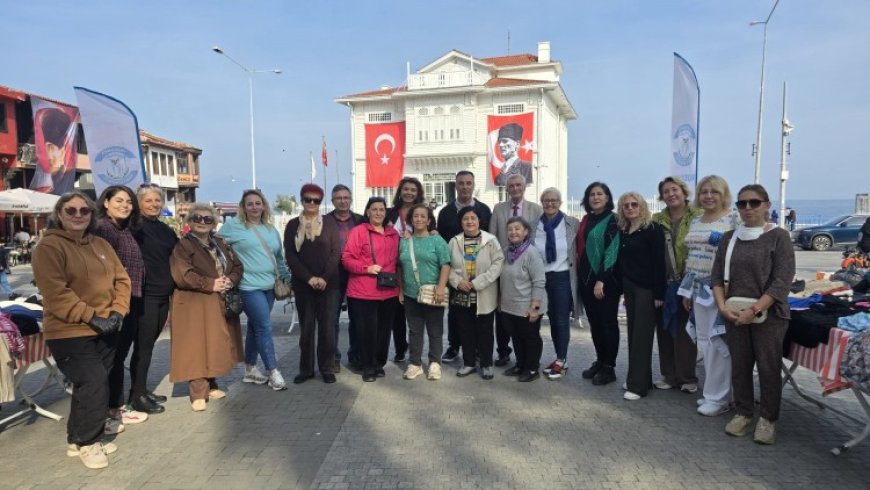 Mudanya’da sokak hayvanları için ikinci el giysi etkinliği