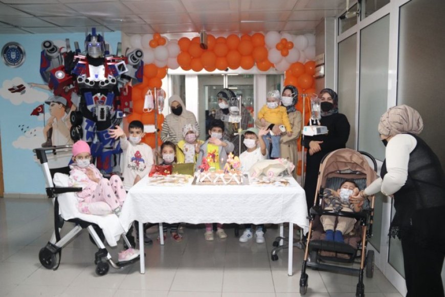 Bursa’da lösemili minik kahramanlara umut dolu kutlama
