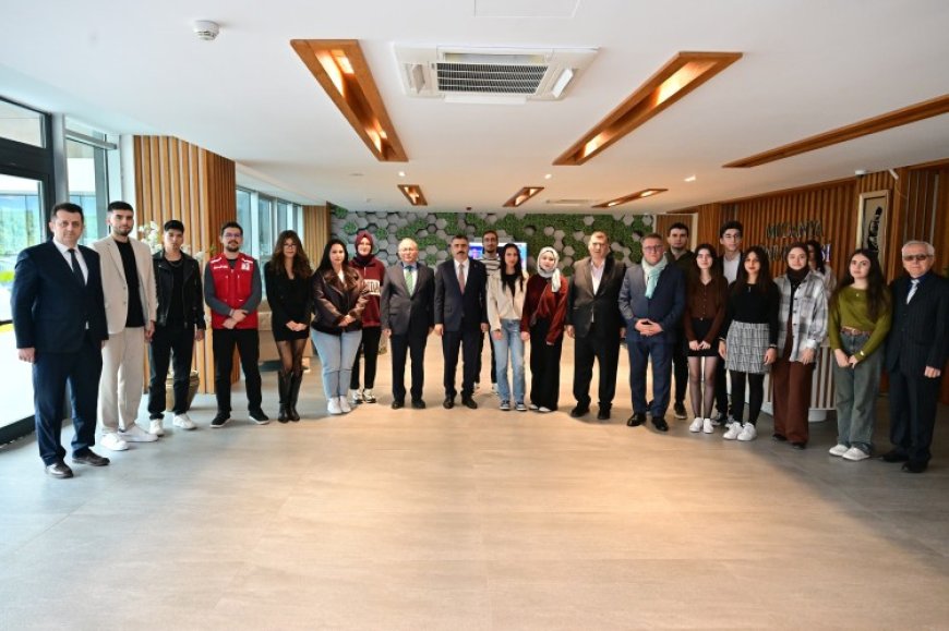 Yıldırım Belediye Başkanı Yılmaz gençlerle buluştu