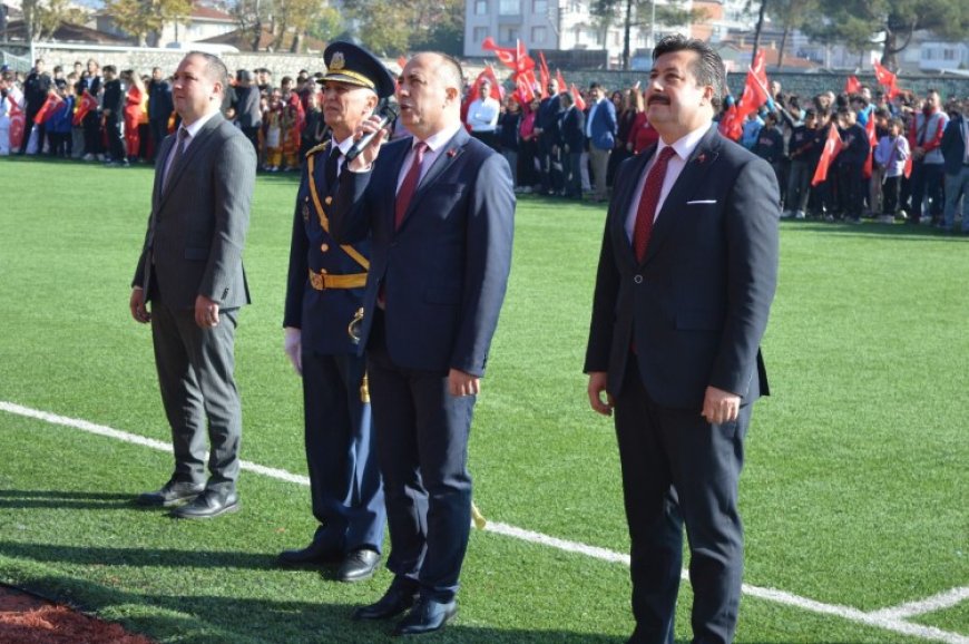 Yenişehir Stadyumunda Cumhuriyet coşkusu