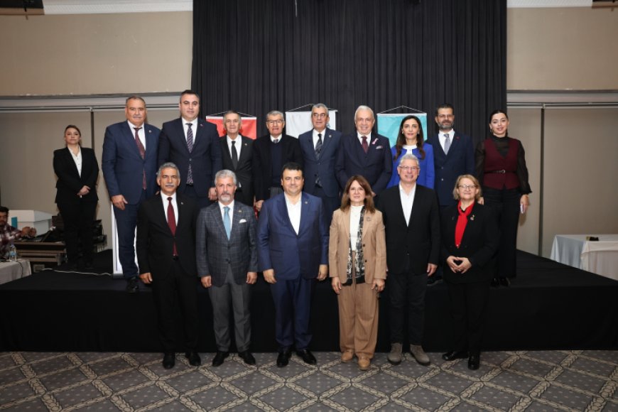 Bursa’da yerel demokrasinin kalbi muhtarlar Nilüfer’de buluştu