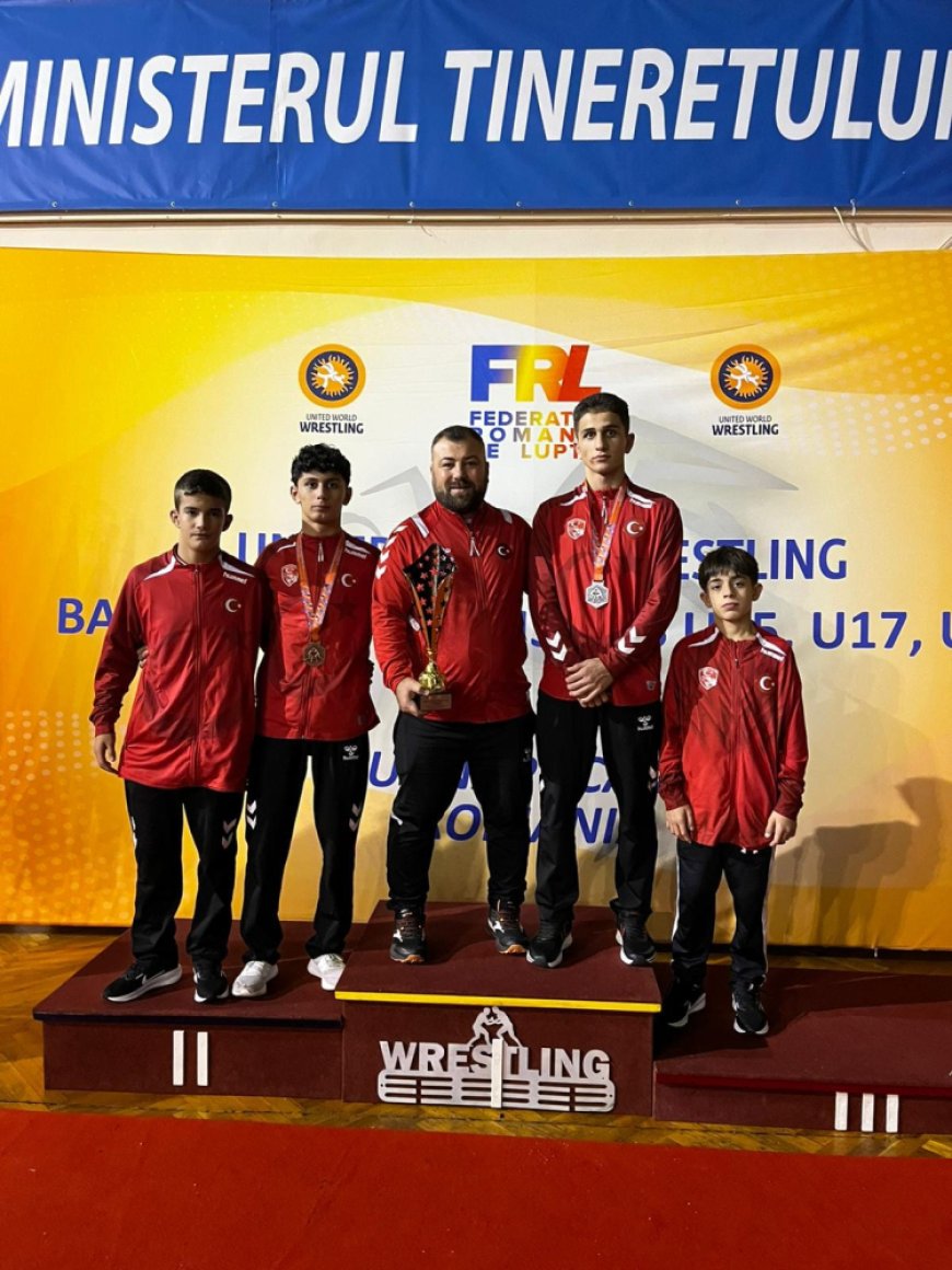 Bursa Büyükşehirli güreşçilerden iki madalya