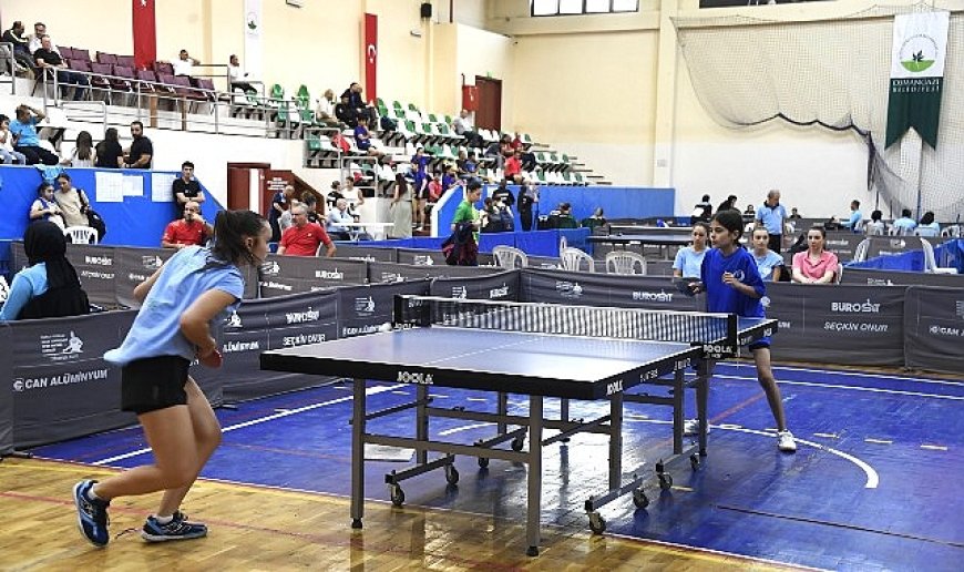 Osmangazi Belediyesi masa tenisine ev sahipliği yaptı
