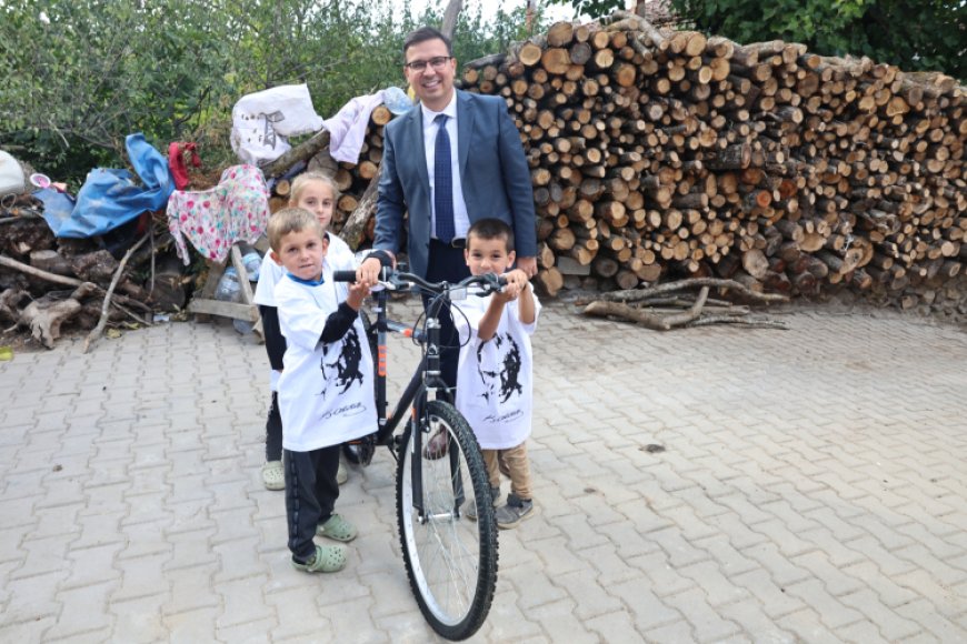 Bursa Nilüfer’den minik Hamza’ya bisiklet sürprizi