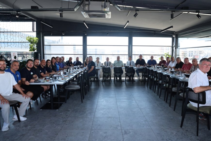 Bursa Nilüfer Belediyespor voleybola yön verenlerle buluştu