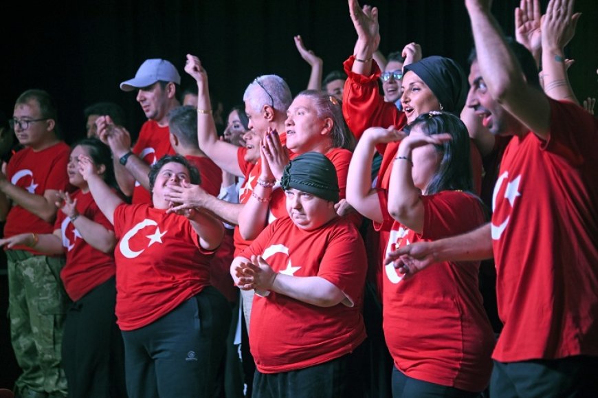 Engelli bireylerden Bursa Osmangazi’de 30 Ağustos Zafer Bayramı kutlaması