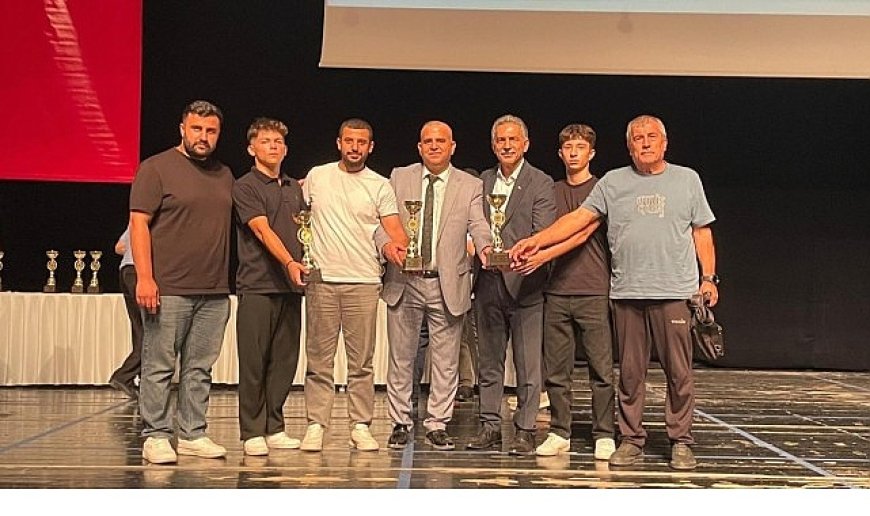 Belediyespor’dan 3 Kupa Birden