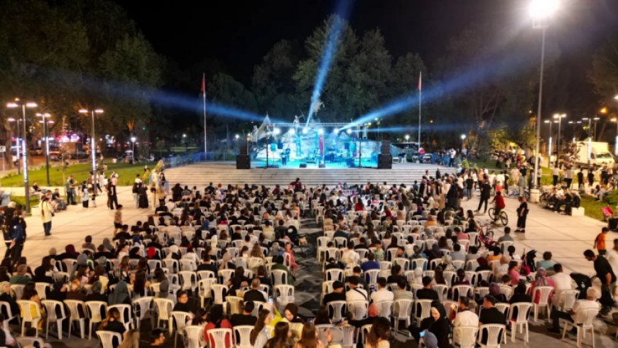 Bursa İnegöl Aydın Şahin’le coştu