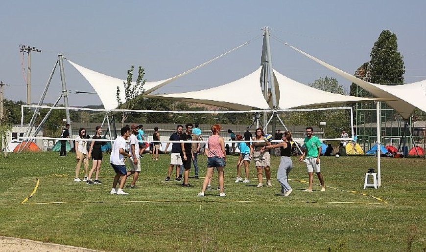 Dünya gençleri Fadıllı’da buluştu