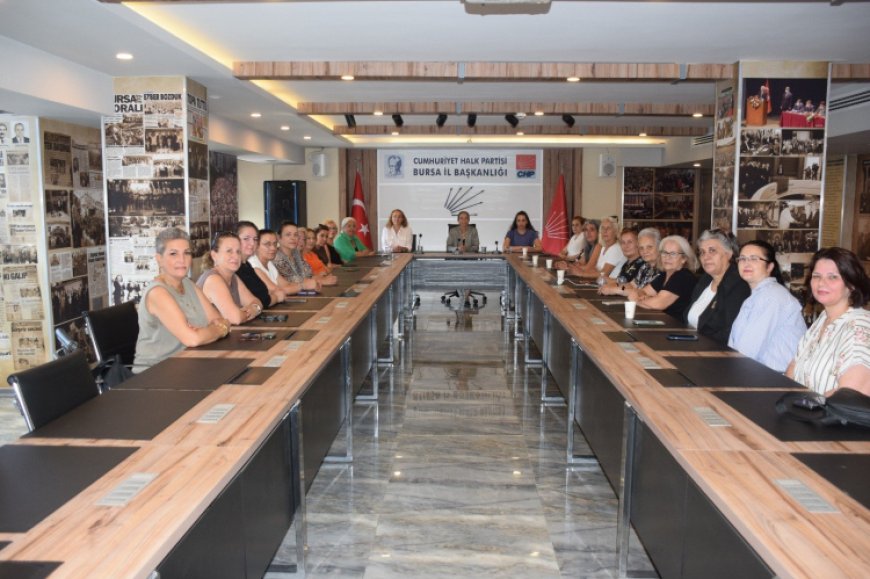 CHP Bursa İl Kadın Kolları’ndan kadın cinayetlerine tepki
